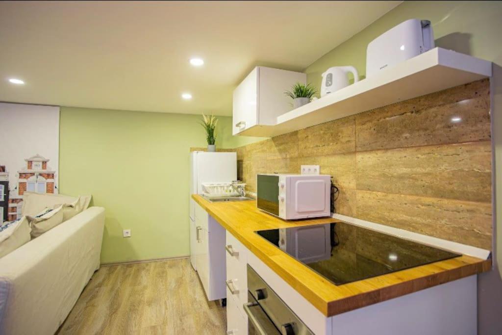 Cosy 2 Bedroom Flat In Akacfa St., Sol Budapest Eksteriør billede
